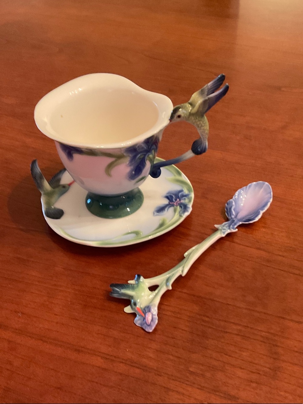 FRANTZ FZ00027 Hand Sculpted Porcelain Hummingbird Iris Cup and Saucer& Spoon